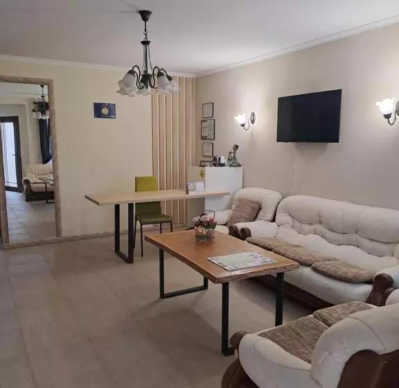 Pensione Alexander House