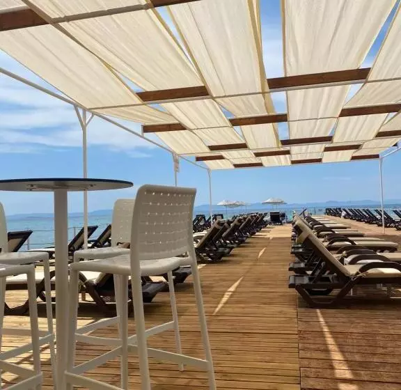 Seaside Apart
