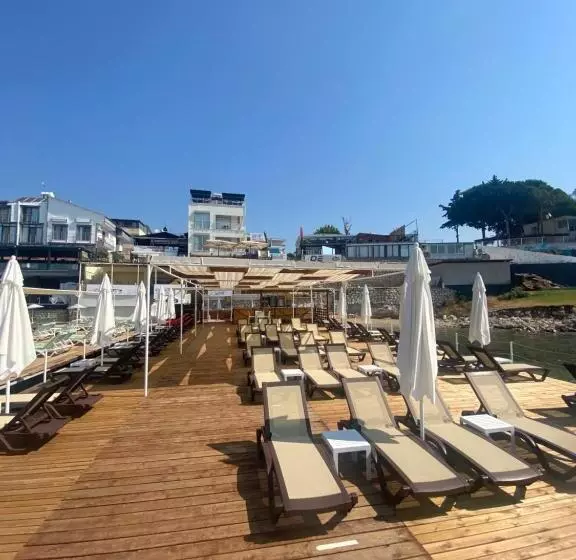 Seaside Apart