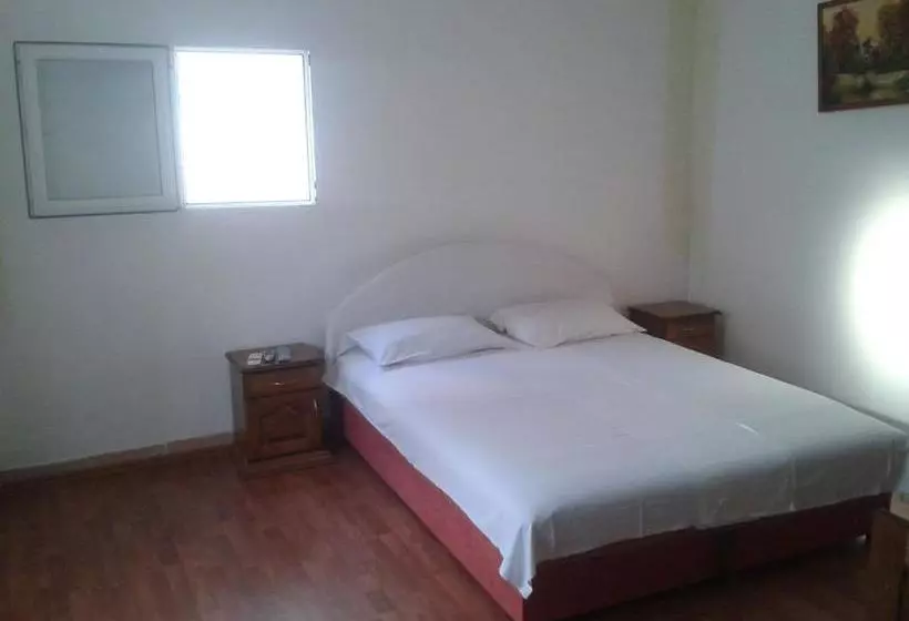 پانسیون Guest House Vila Jasna