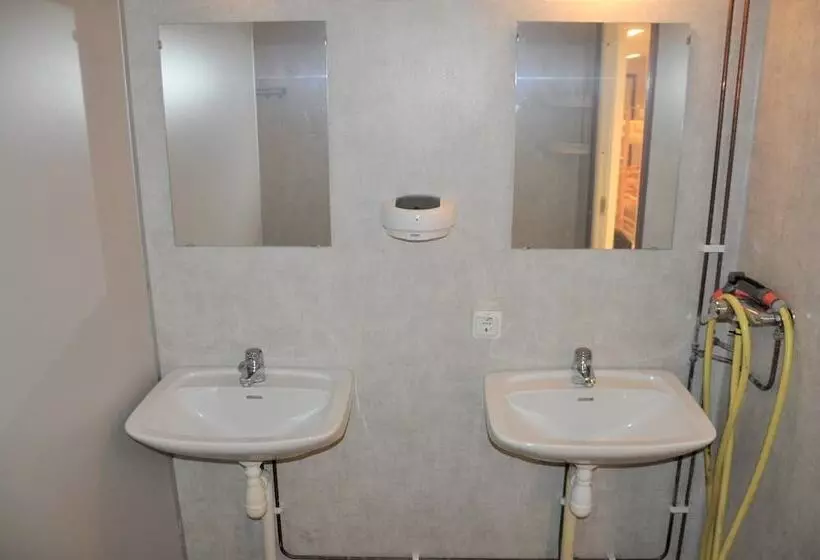 Kalkbrottets Vandrarhem