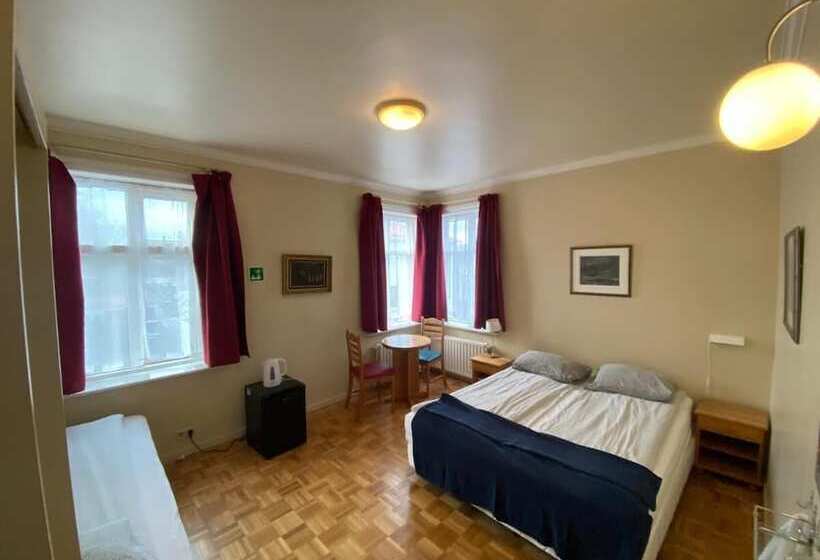 پانسیون Baldursbrá Guesthouse