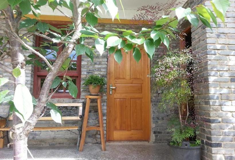 Pension Kevin's Trekker Inn