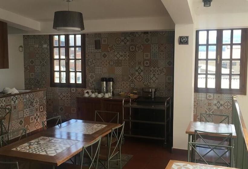 פנסיון La Aurora