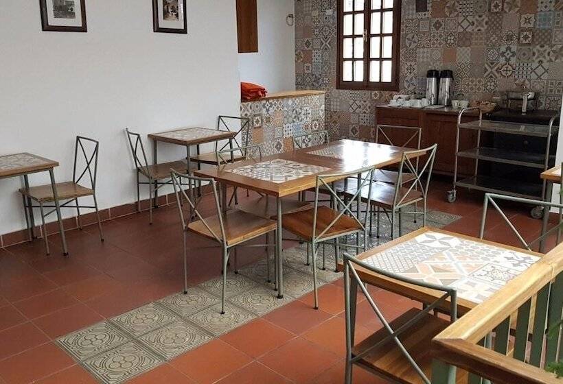 פנסיון La Aurora