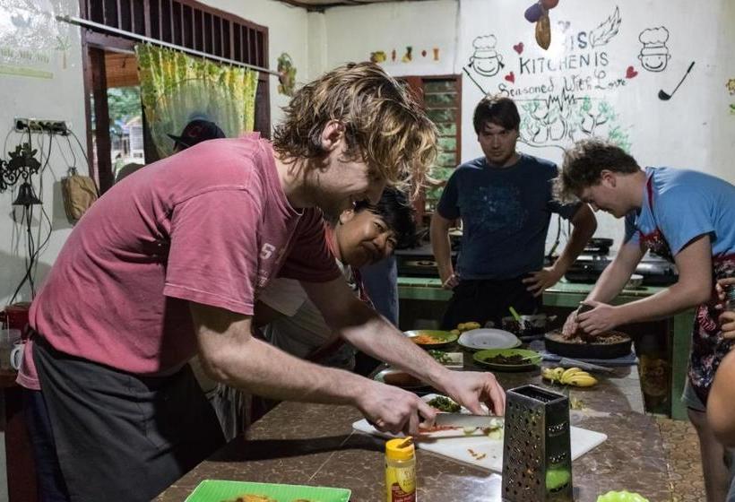 بنسيون Rain Forest Guest House