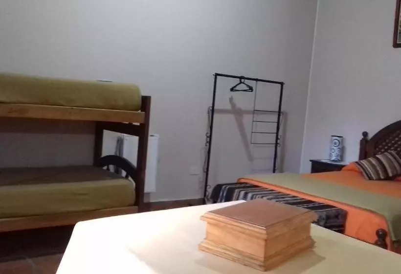 ユースホステル Hostal San Pablo