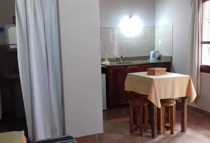 ユースホステル Hostal San Pablo