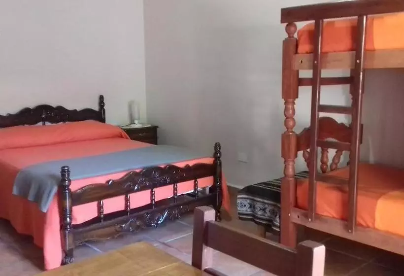ユースホステル Hostal San Pablo