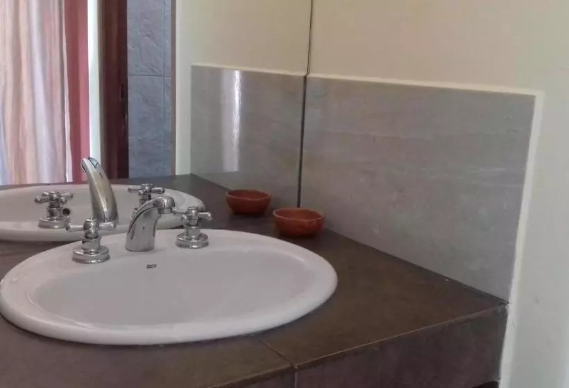 ユースホステル Hostal San Pablo