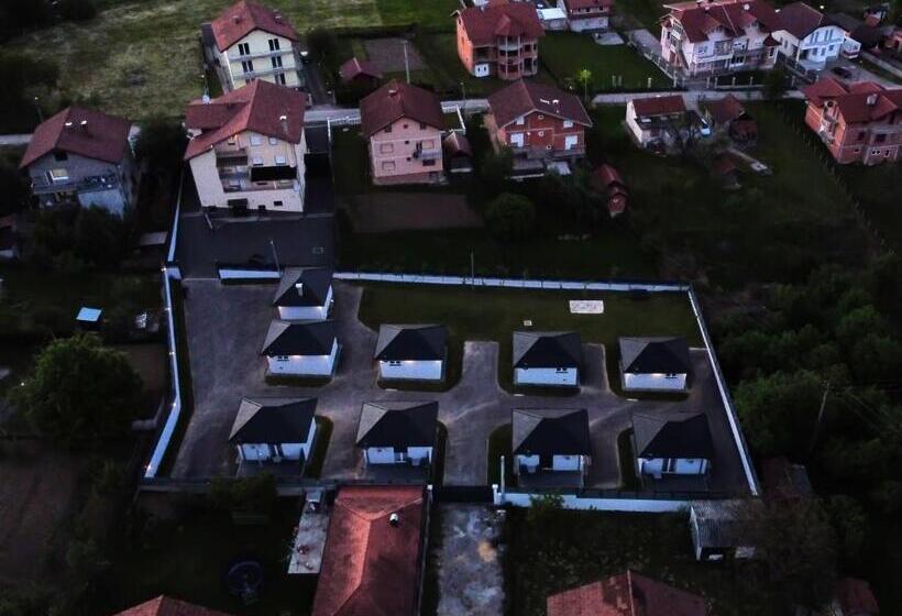 Apartmani I Bungalovi Trojka