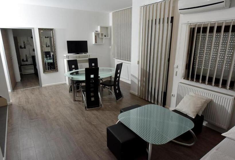 Apartmani I Bungalovi Trojka