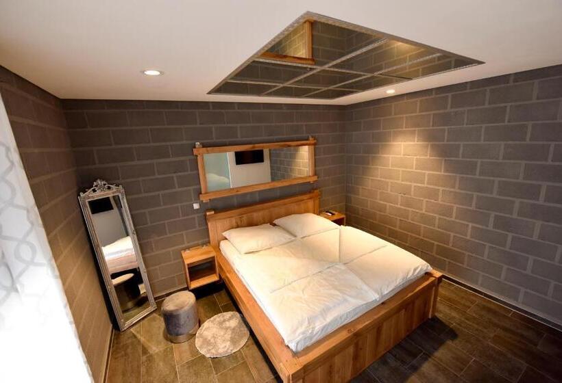 Apartmani I Bungalovi Trojka