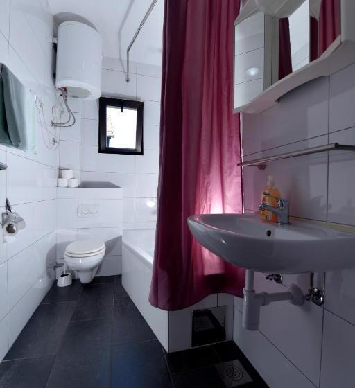 Apartmani I Bungalovi Trojka