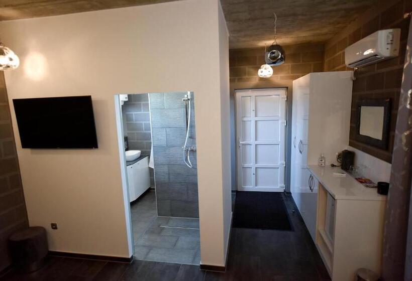 Apartmani I Bungalovi Trojka