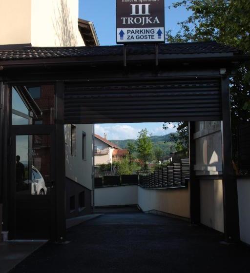 Apartmani I Bungalovi Trojka