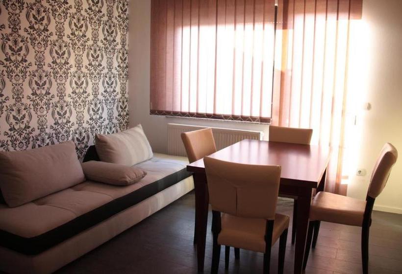 Apartmani I Bungalovi Trojka