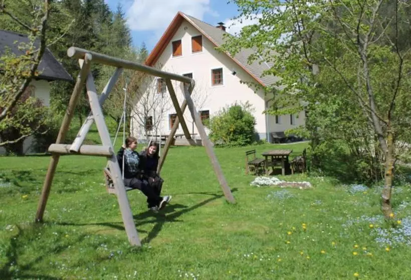 هتل The Farmhouse Bevsek Osep