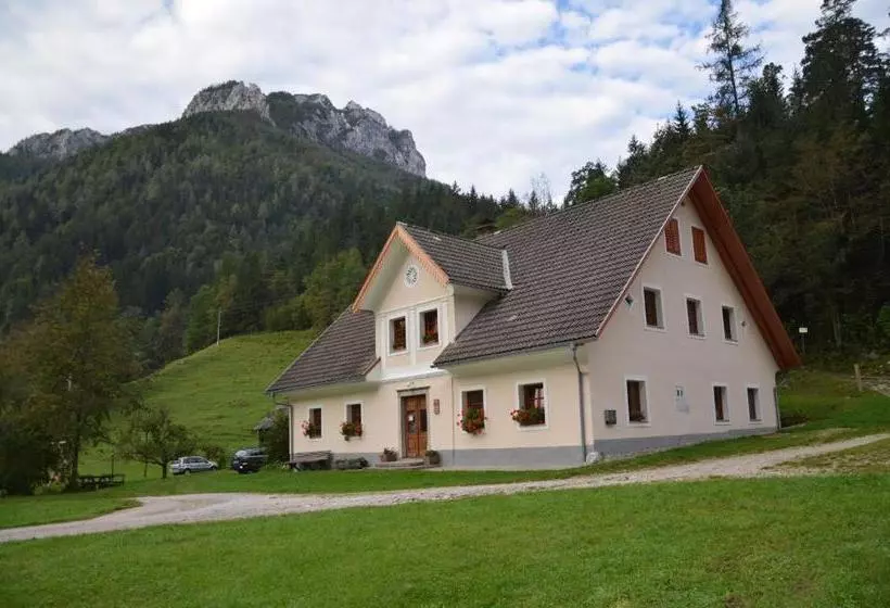 هتل The Farmhouse Bevsek Osep