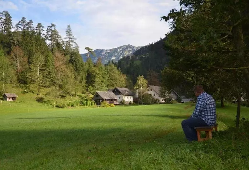 هتل The Farmhouse Bevsek Osep