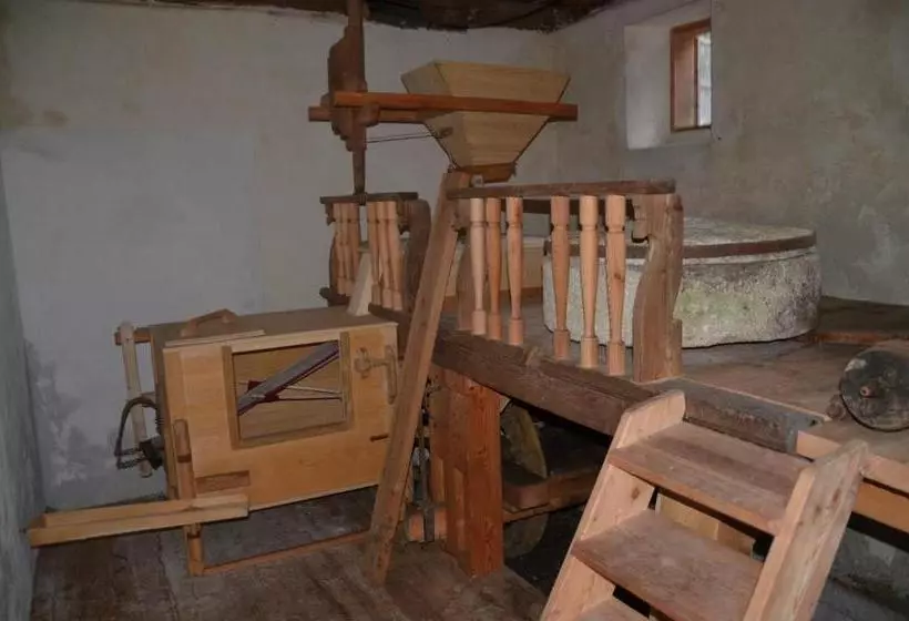 هتل The Farmhouse Bevsek Osep