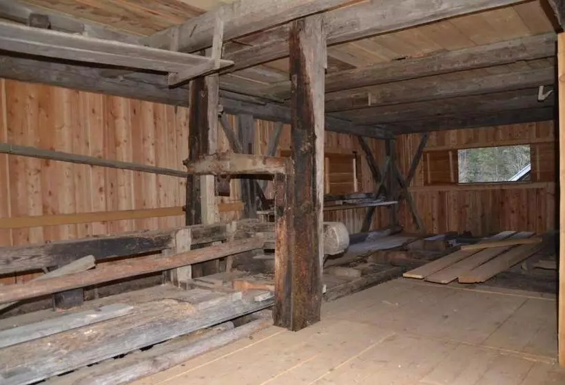 هتل The Farmhouse Bevsek Osep