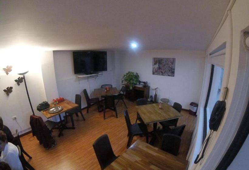 پانسیون Hostal De La 57