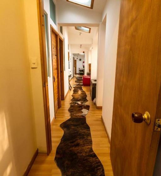 پانسیون Hostal De La 57