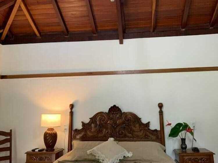 پانسیون Pousada Villa Real