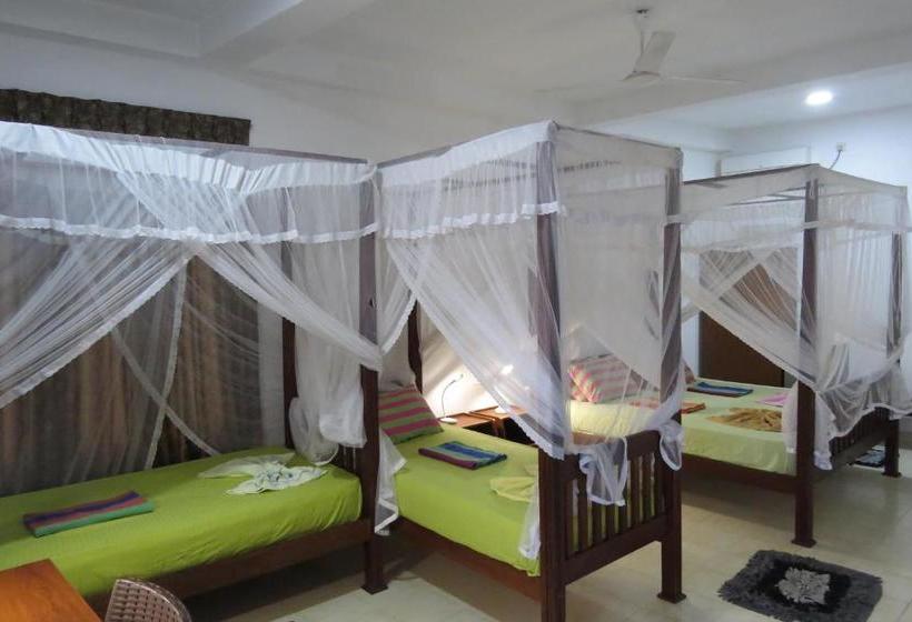 펜션 Resort Deepika Mirissa