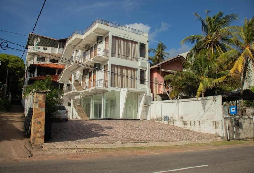 펜션 Resort Deepika Mirissa