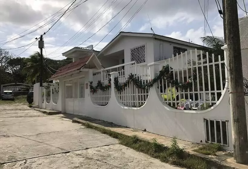 호스텔 Posada Vasquez Oviedo
