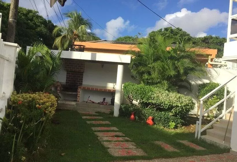 호스텔 Posada Vasquez Oviedo