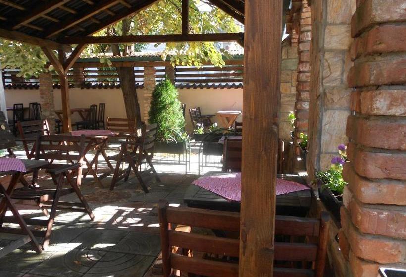 پانسیون Villa Iva