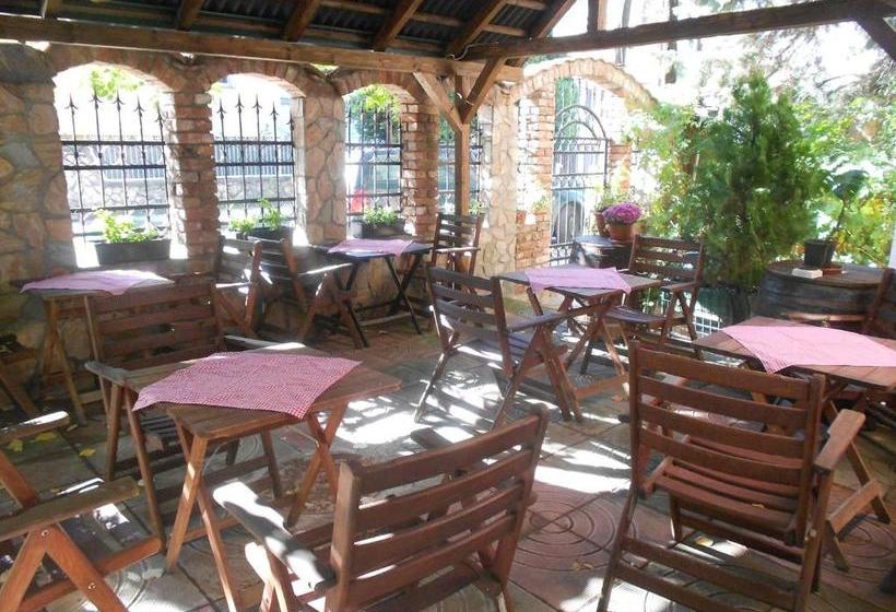 پانسیون Villa Iva