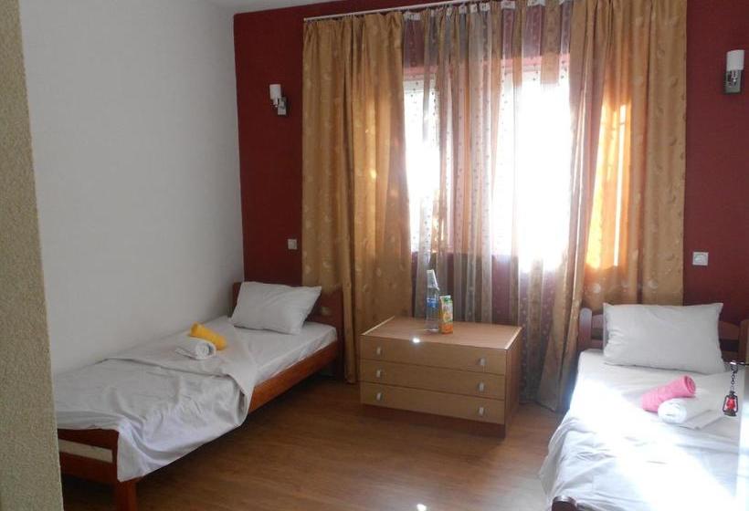 پانسیون Villa Iva