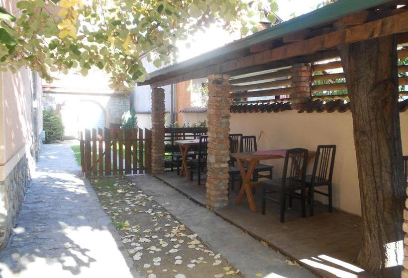 پانسیون Villa Iva