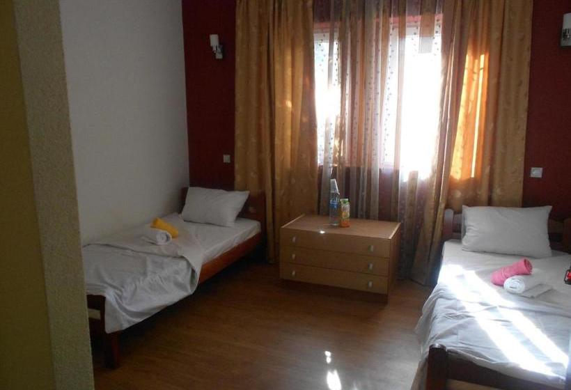 پانسیون Villa Iva