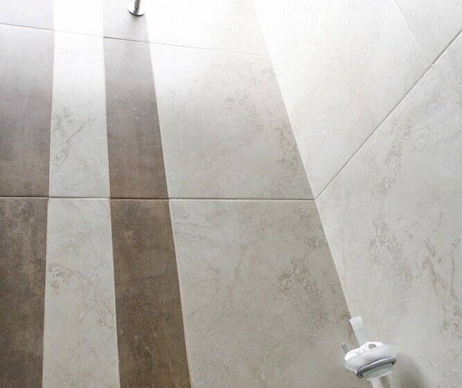 پانسیون Villa Emilia Hostal