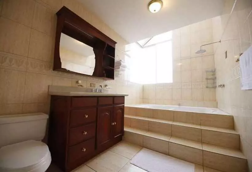 Majatalo Villa Emilia Hostal