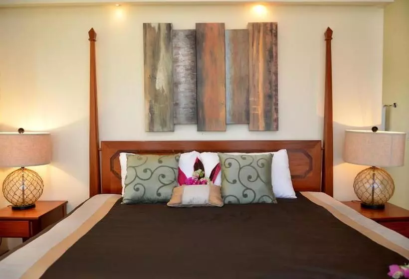 استراحتگاه The Villas At Cocoplum
