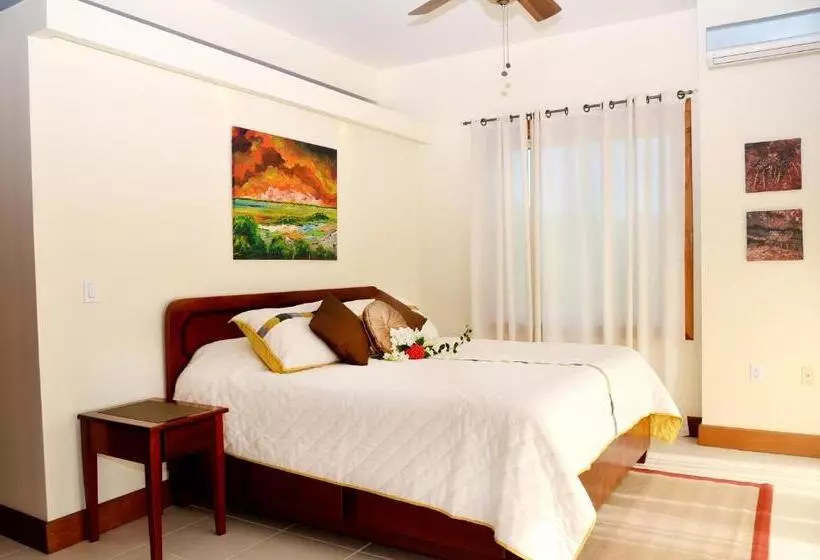 استراحتگاه The Villas At Cocoplum