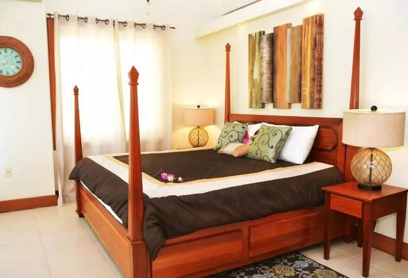 استراحتگاه The Villas At Cocoplum