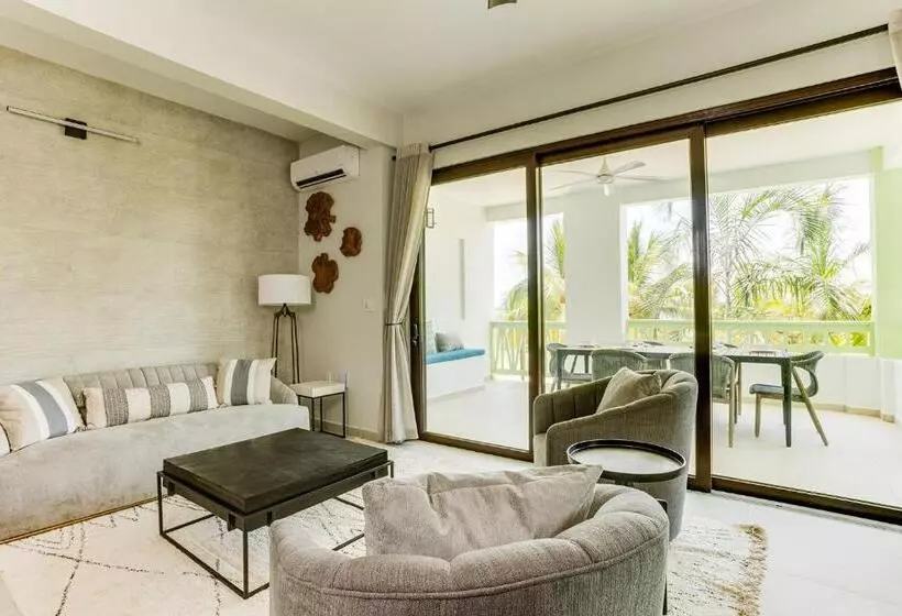 استراحتگاه The Villas At Cocoplum