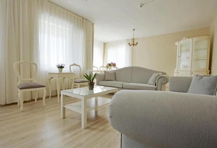 Büyükada Apart Hotel Karadağ Apart