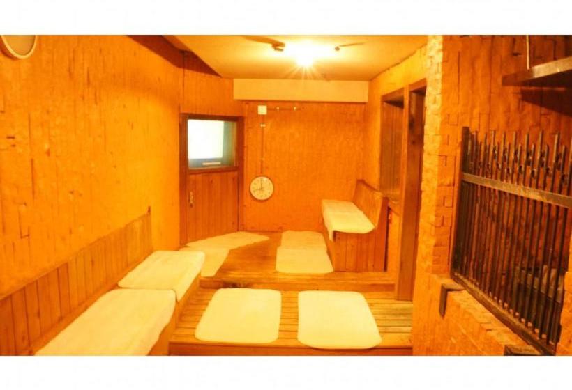 Capsule Hotel 310