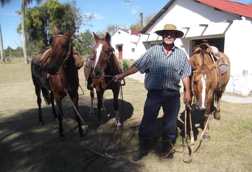 Hotel Estancia El Rosario