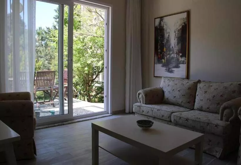 Büyükada Apart Hotel   Karadağ Apart