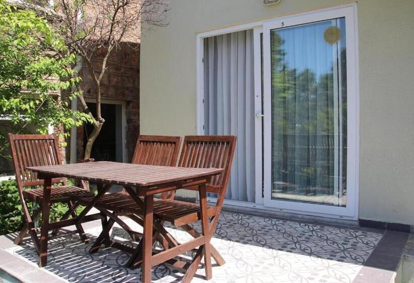 Büyükada Apart Hotel Karadağ Apart