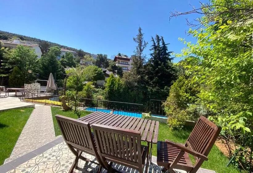 Büyükada Apart Hotel   Karadağ Apart